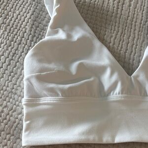 lululemon athletica white  Sports Bra like new can’t find size but should be 8